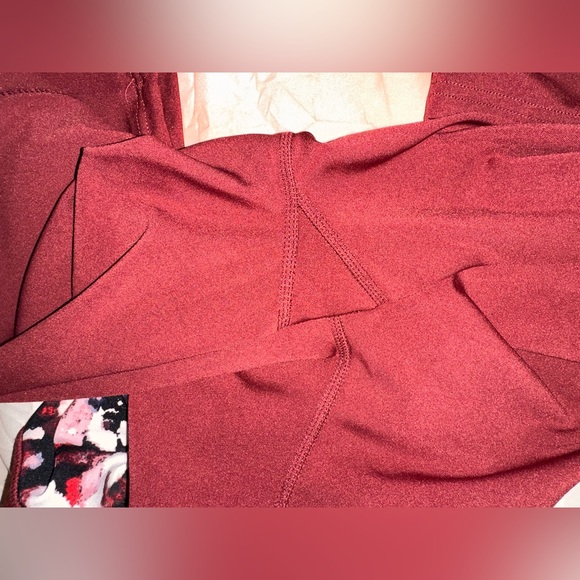 BSP | High-Waist Maroon Pocket Leggings with Floral Panels | Size Small - Picture 9 of 14